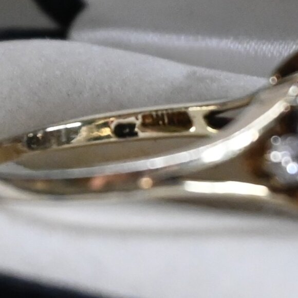 VTG Gold and Cubic Zirconia Cluster Ring Size 8 - Picture 12 of 14